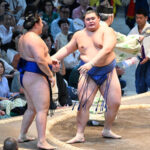 新横綱大の里、万全の寄り切りで白星スタート　元大関琴風氏「文句なし」元横綱若乃花の花田氏は「100点」